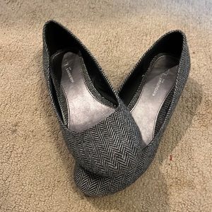 Size 11 shoes cl by laundry